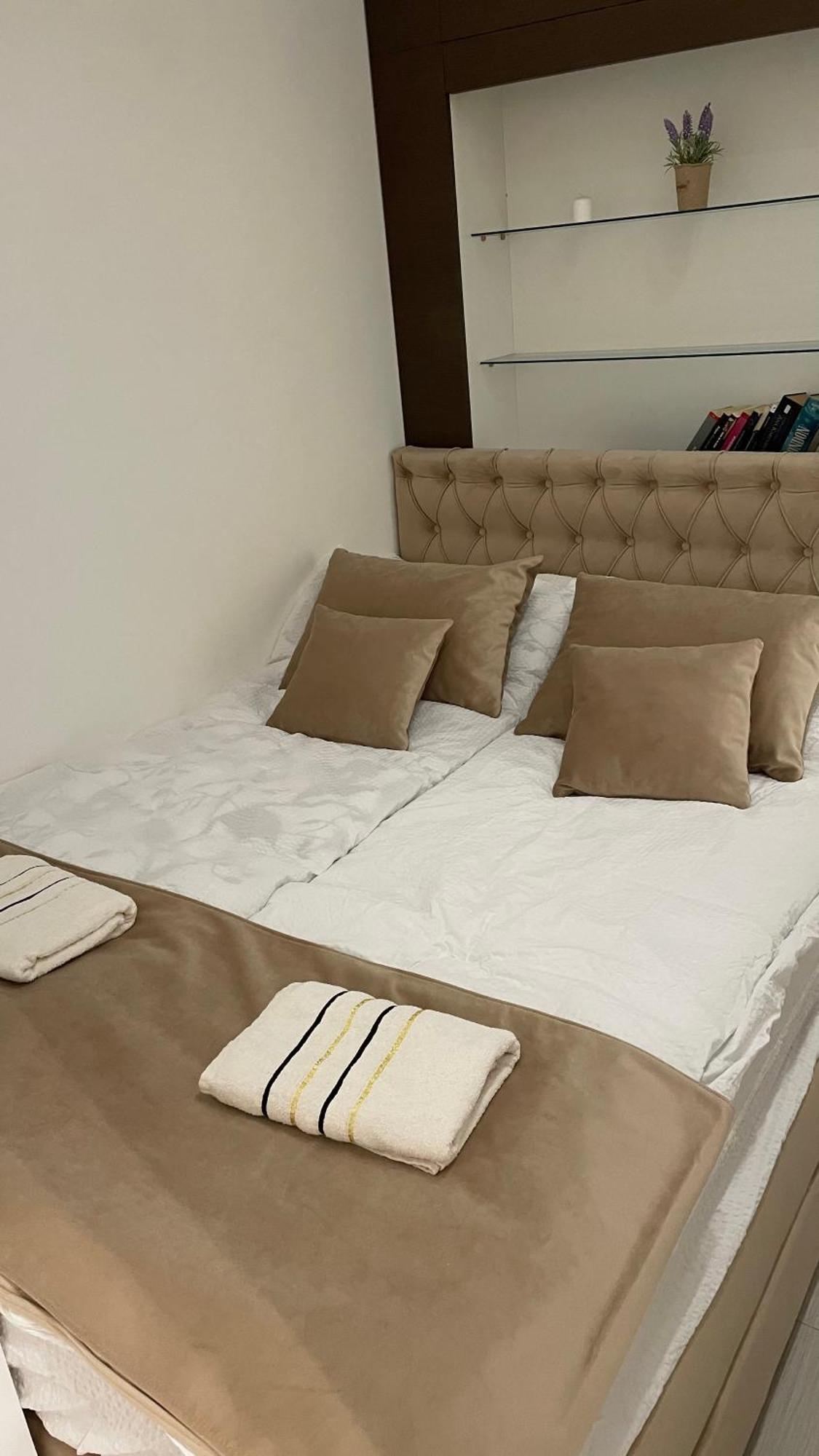 Tim Apartment Sarajevo With Private Parking Eksteriør billede
